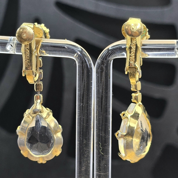 Vendome Vintage Gold Tone Pear Glass Crystal Clip Drop Earrings - Picture 2 of 4